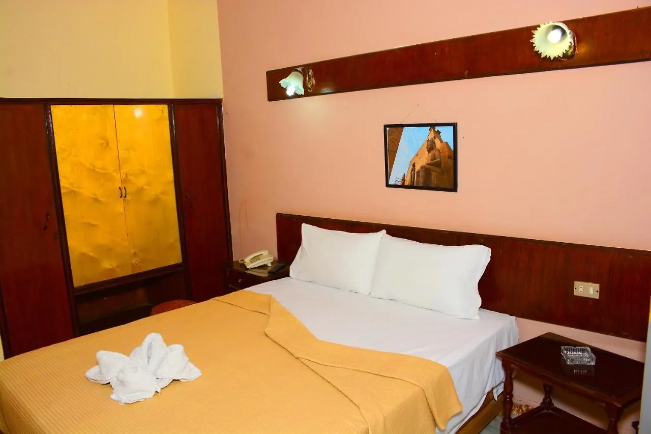 Shady Hotel الأقصر