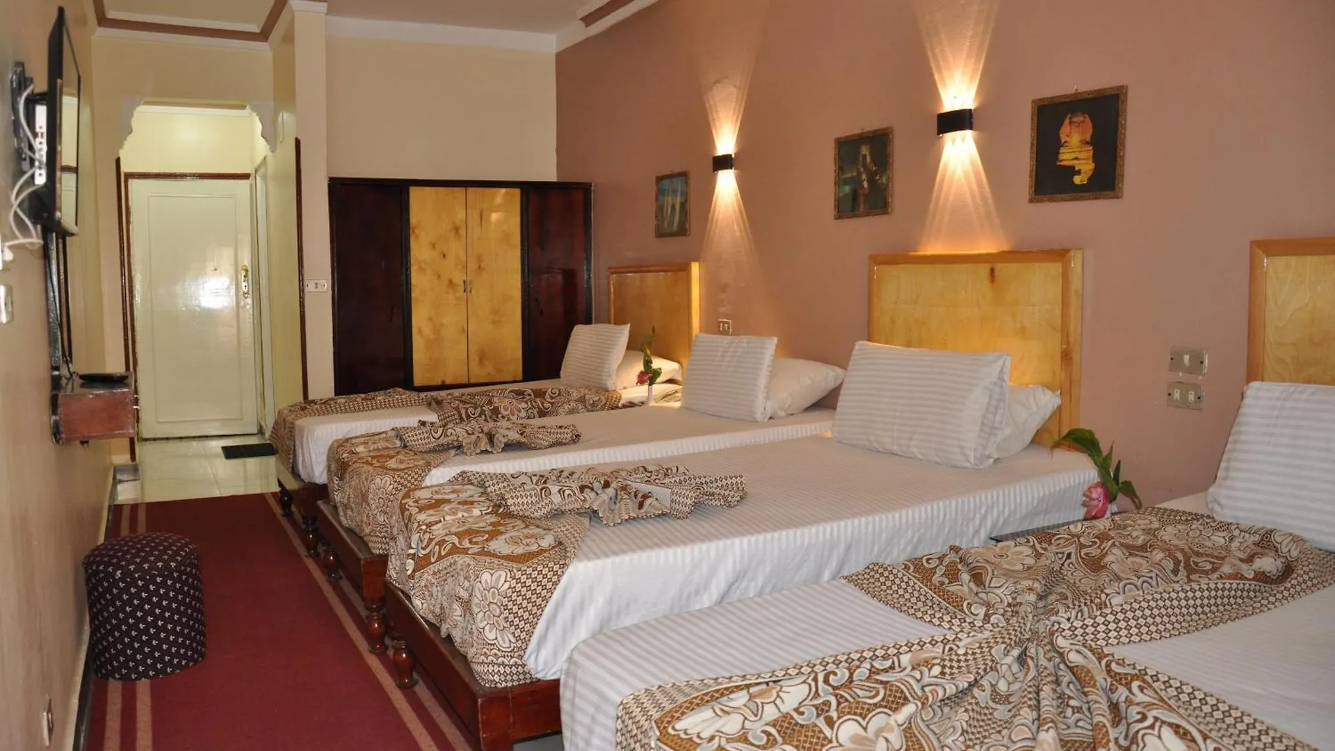 Shady Hotel Luxor