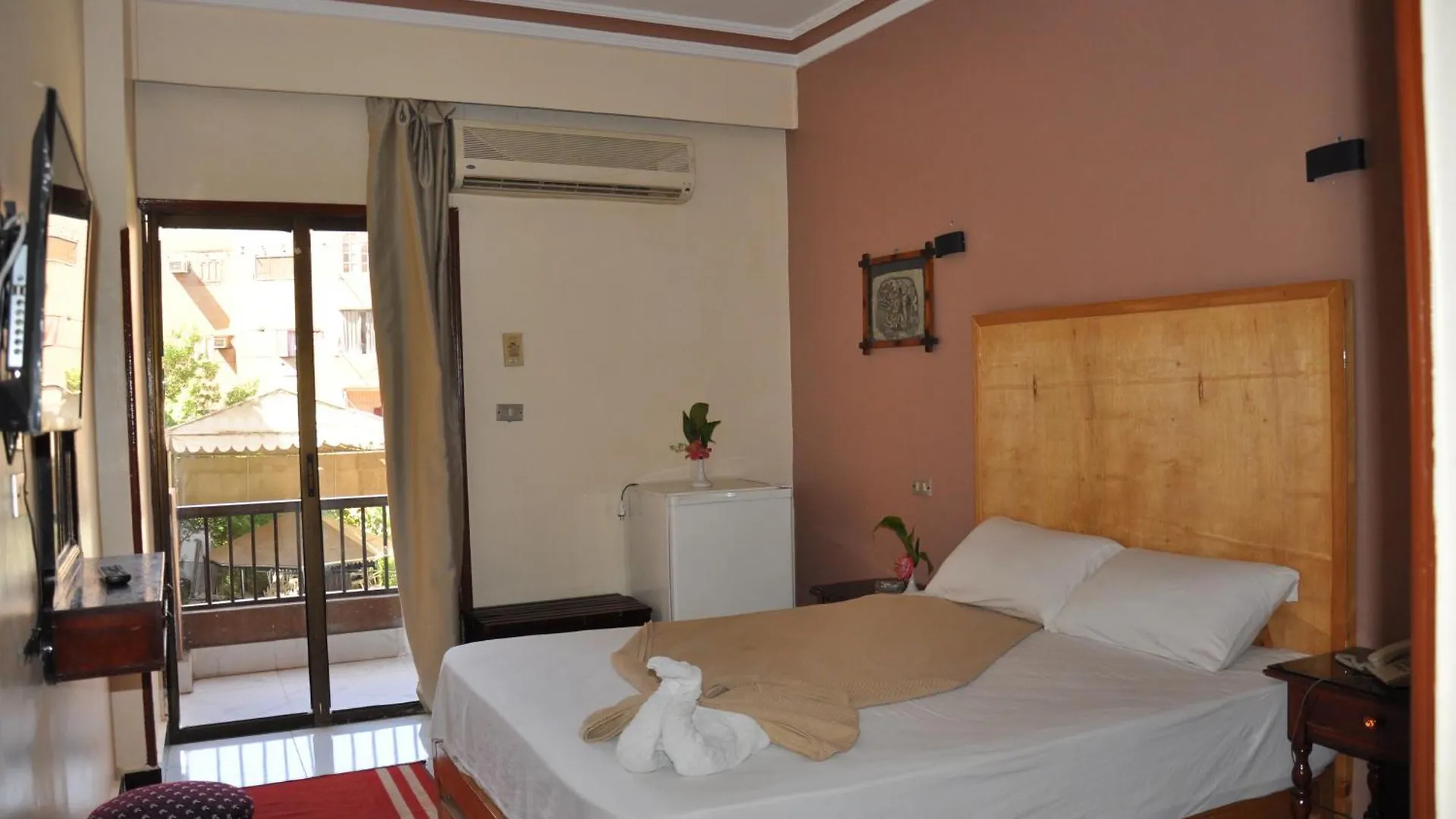 Shady Hotel Luxor