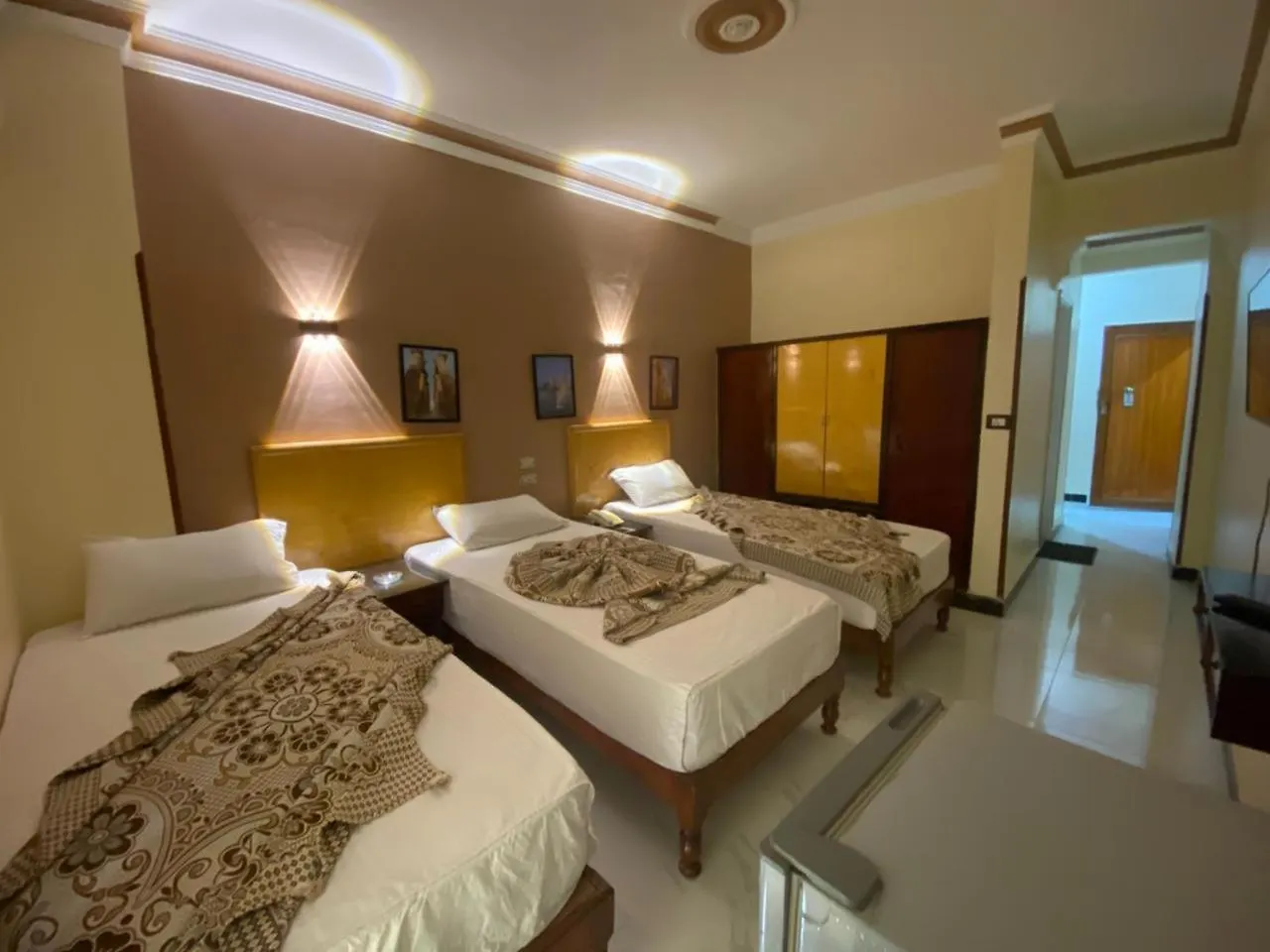 Shady Hotel Luxor
